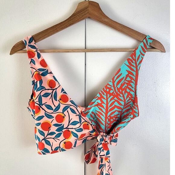 Summersalt The Perfect Wrap Bikini Top in Pink Nectarine Orchard | Medium / 8 - Picture 2 of 9
